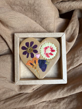 Afbeelding in Gallery-weergave laden, Gold hart bloemenreep zonnebloempit